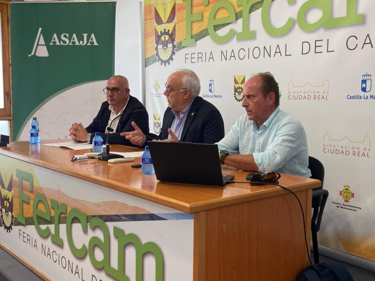 ASAJA Ciudad Real pone el foco en la utilidad de la plataforma PIDA para el campo y reconoce la labor del periodista Antonio Gómez en la segunda jornada de FERCAM 2026