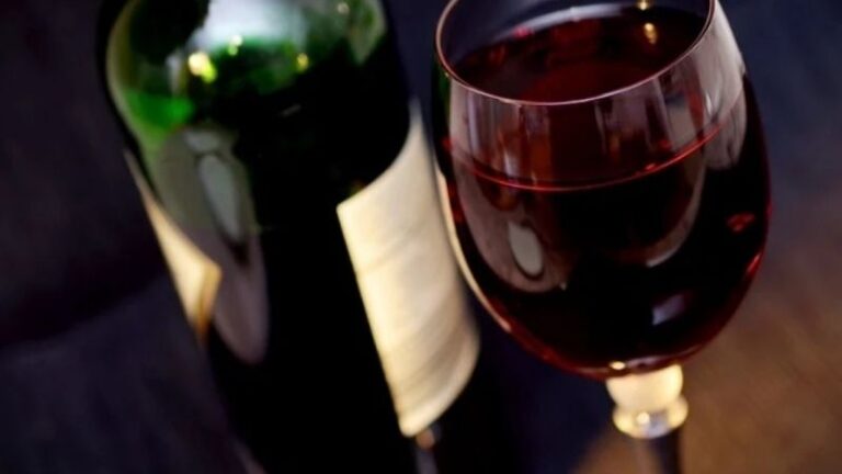 La OIV alerta del descenso del consumo de vino y de la caída del comercio internacional