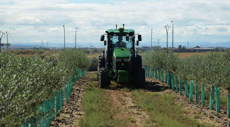 Agricultores y pescadores recibirán 230 millones más en ayudas para fertilizantes y gasóleo