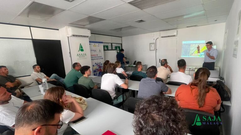 ASAJA Málaga reúne a cerca de 30 jóvenes agricultores para abordar sus retos y acercarles las nuevas tecnologías