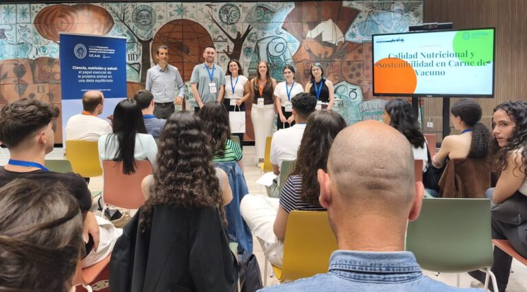 La Cátedra PROVACUNO-UCAM participa en el XIII Congreso Nacional de Ciencia y Tecnología de los Alimentos