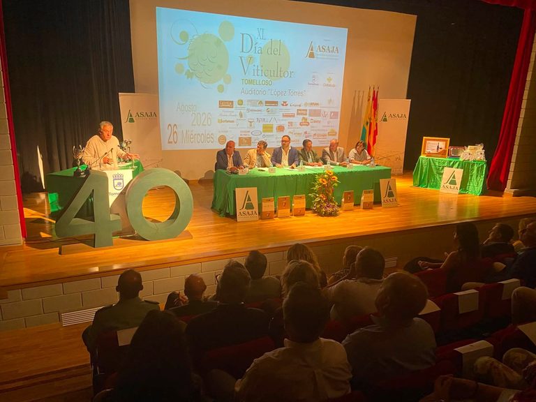 ASAJA reivindica agua y rentabilidad para garantizar el futuro del viñedo