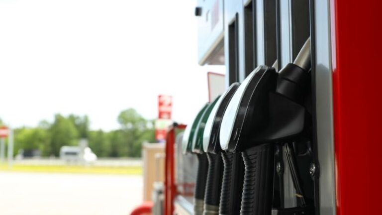 ASAJA Toledo denuncia que la subida del gasóleo eleva en unos 60 euros diarios los gastos de una explotación agraria
