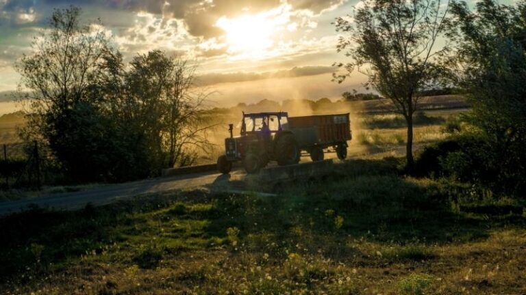 ARAG-ASAJA pide al MAPA ampliar la ayuda al gasóleo agrícola ante el aumento del precio de los carburantes