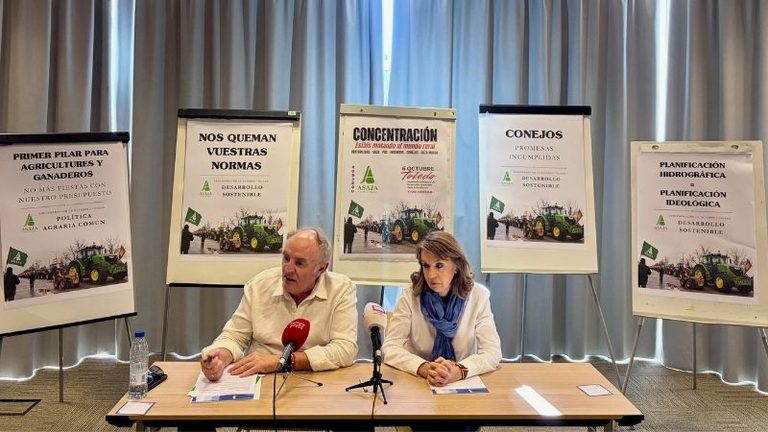 ASAJA Castilla-La Mancha: “Estáis matando al mundo rural”