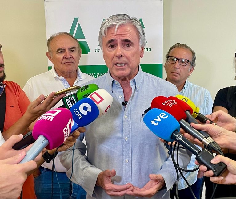 ASAJA CLM analiza con el experto Francisco Castañares el papel del sector agrario en la prevención de incendios